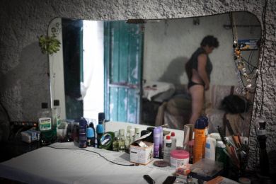 Sfruttamento, stupri e aborti: le braccianti rumene in Sicilia vivono ancora come schiave
