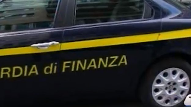 Quindici lavoratori in nero in aziende del Ragusano: sanzioni e quattro attività sospese