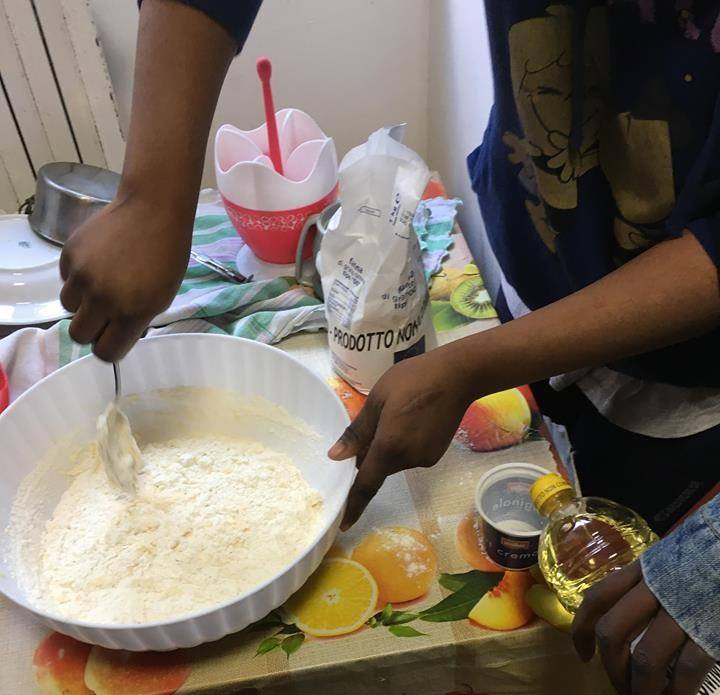 Laboratorio di cucina attivato da Proxima Ragusa per le proprie ospiti vittime di tratta - Cronaca Oggi Quotidiano