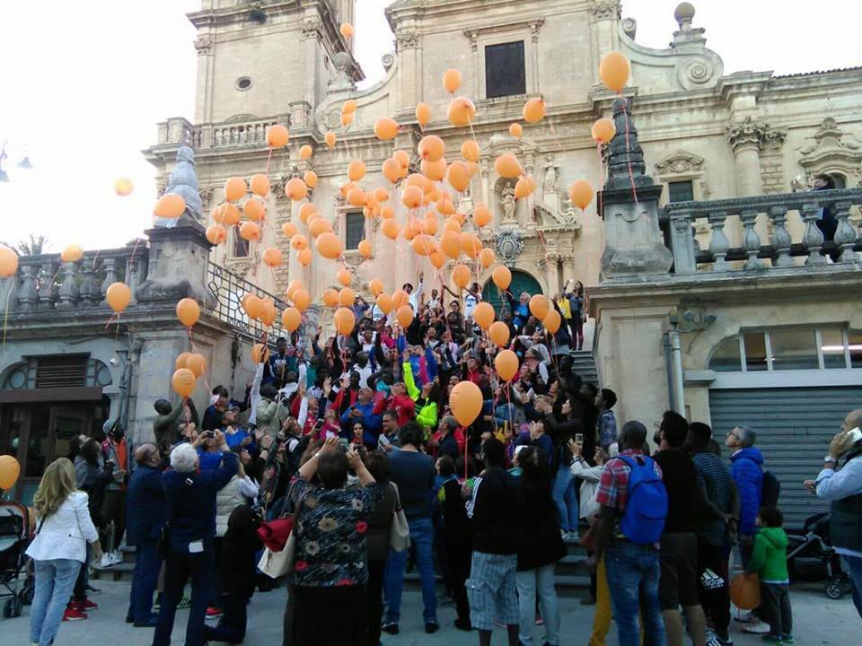 Vittime di tratta anche a Ragusa. Lanciati i palloncini che 